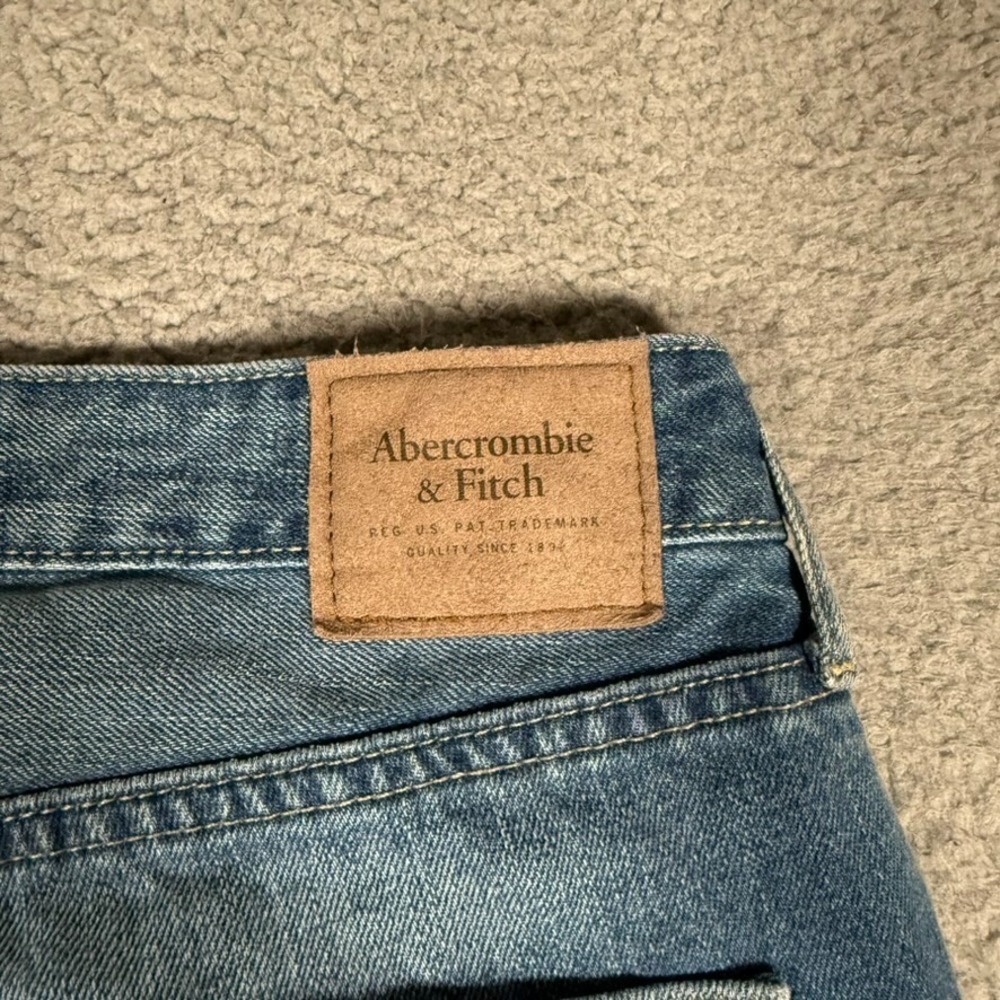 Abercrombie & Fitch Jeans Mens 30x31 Blue Athletic Skinny Denim Distressed Logo - Picture 15 of 15